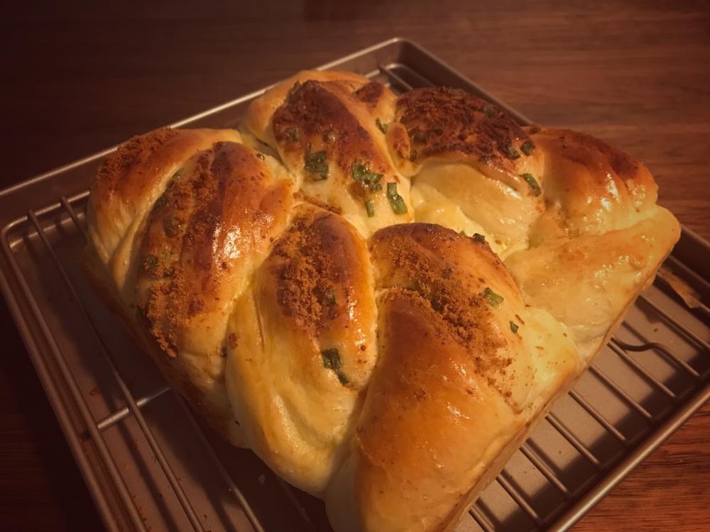 香葱肉松手撕吐司