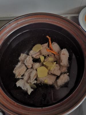 冬瓜排骨玉米汤的做法 步骤3