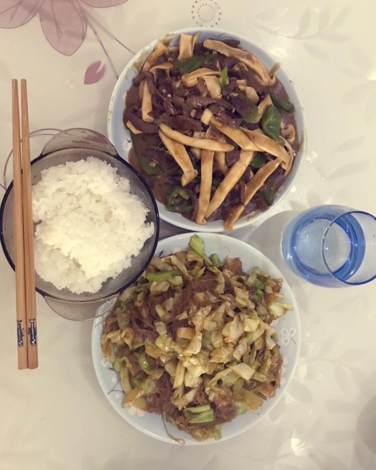 海鲜菇炒牛柳