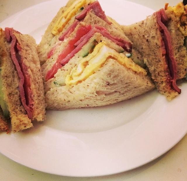 培根鸡蛋三明治的做法