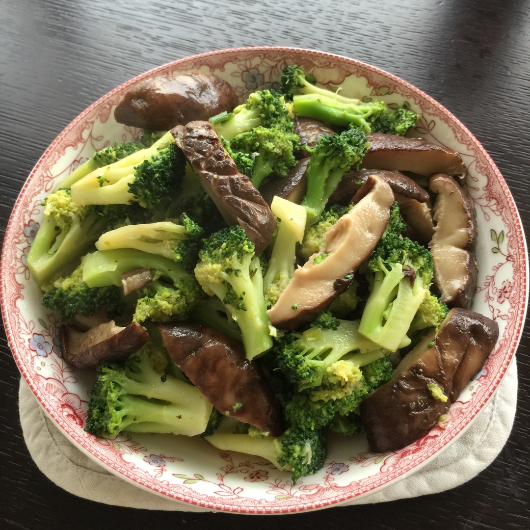 西兰花香菇