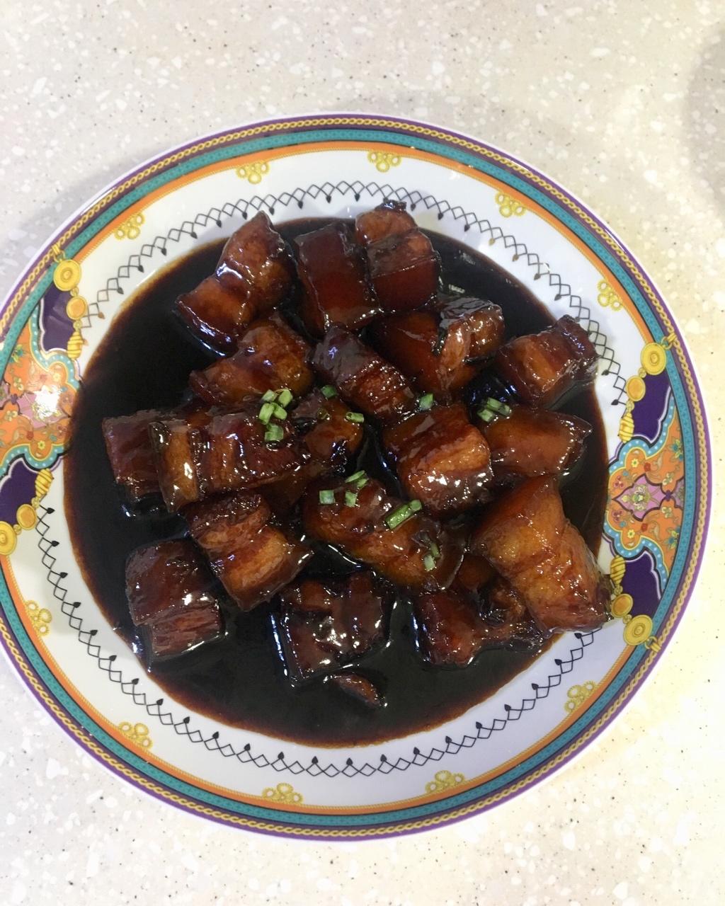 吃着碗里望着锅里的红烧肉