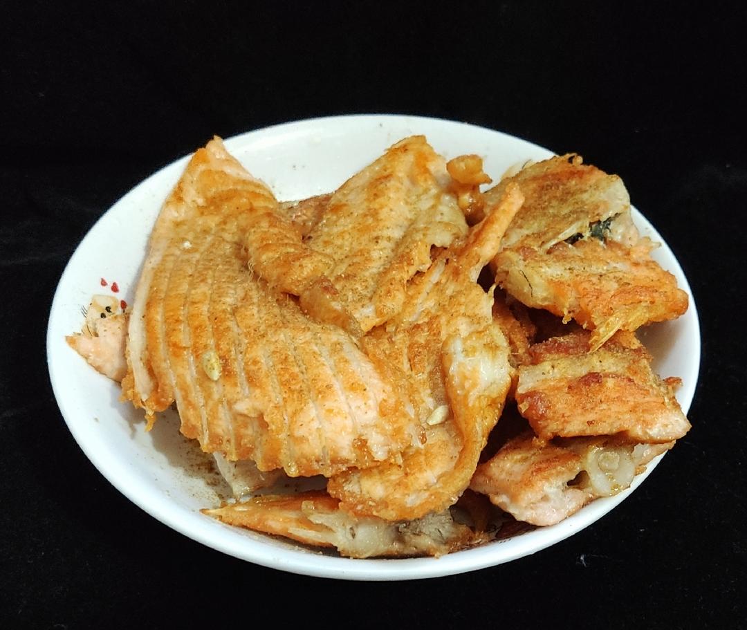 香煎三文鱼骨的做法