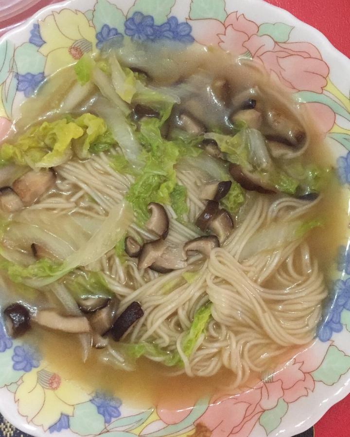 菌汤面条 看得见的香菇 尝得到的鲜美 这才是真正的菌汤