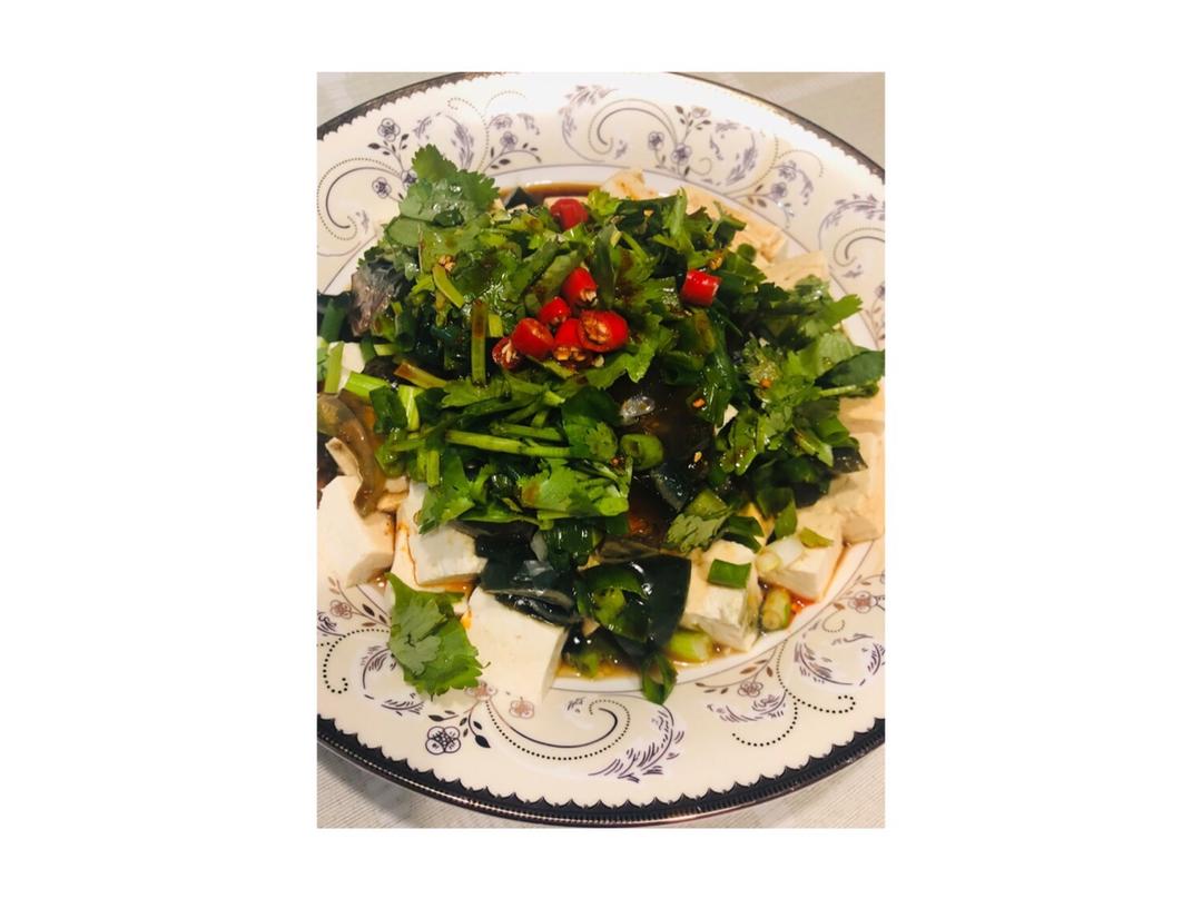 松花蛋拌豆腐