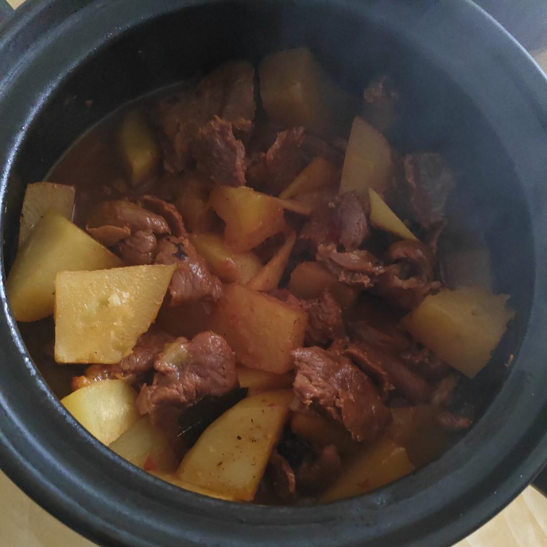 土豆焖牛腩