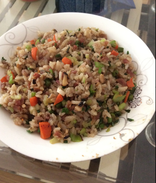 香菇胡萝卜炒饭
