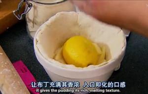 【雷蒙德的烹饪秘籍】索菲的柠檬布丁的做法 步骤3