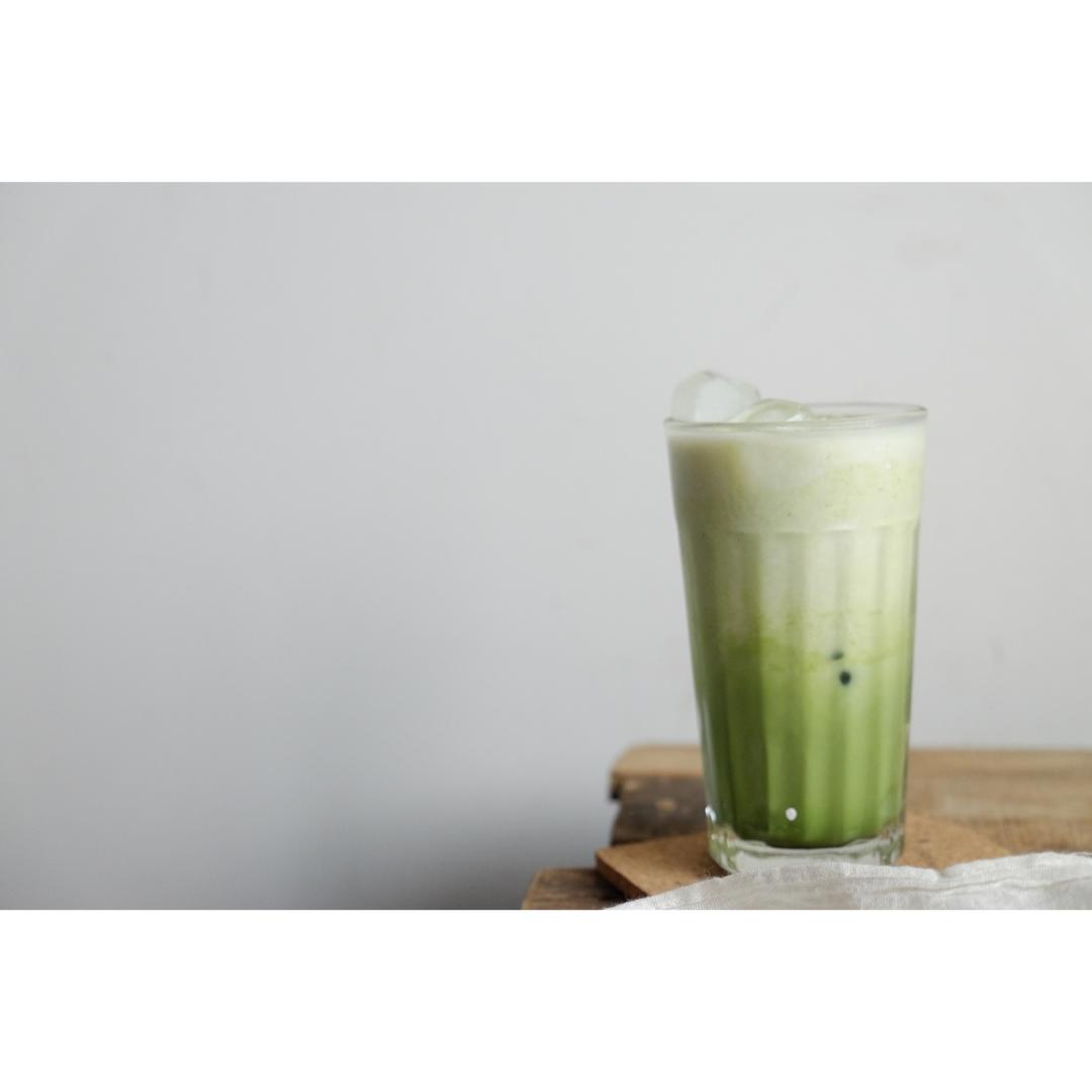 成熟口味抹茶拿铁