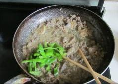 蚝油牛肉杏鲍菇的做法 步骤7