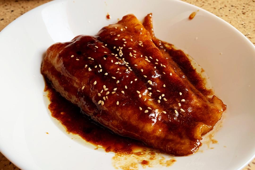 酱烧巴沙鱼盖饭