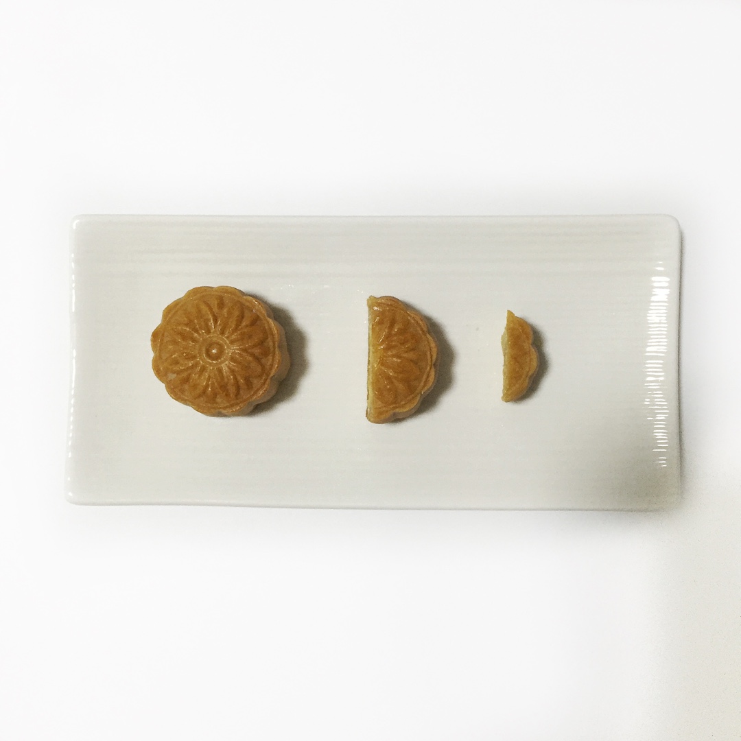 广式月饼－－蛋黄豆沙月饼