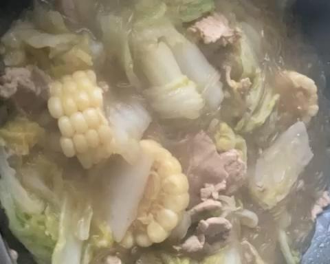 初雪天的猪肉白菜炖粉条