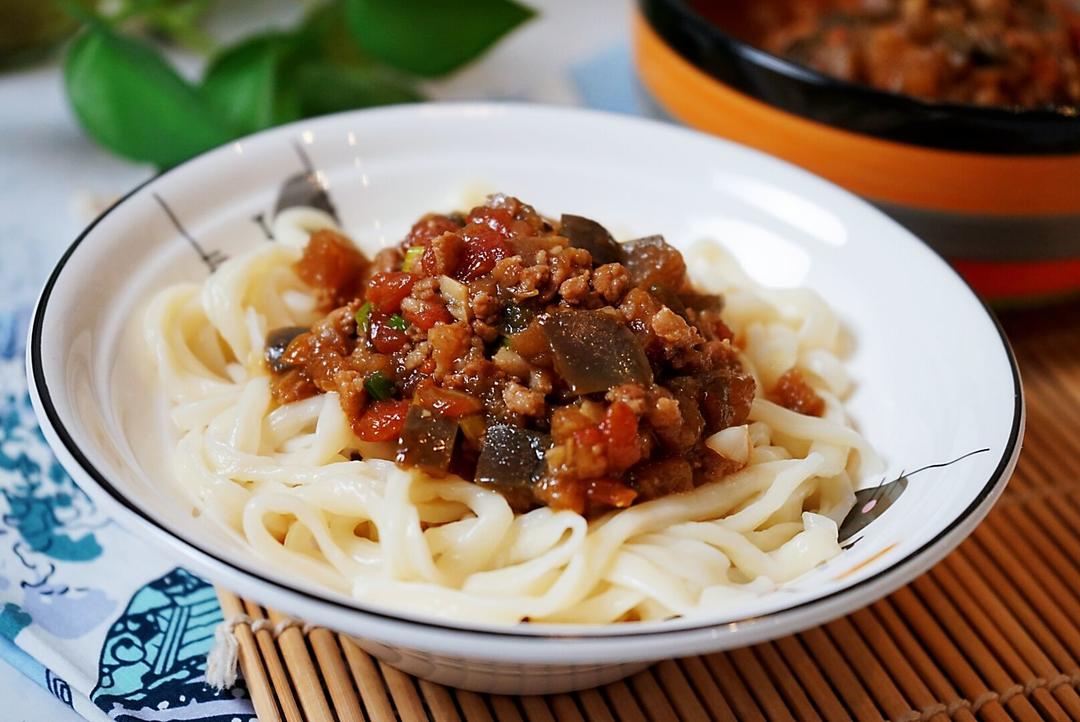 喷香的茄丁卤面的做法