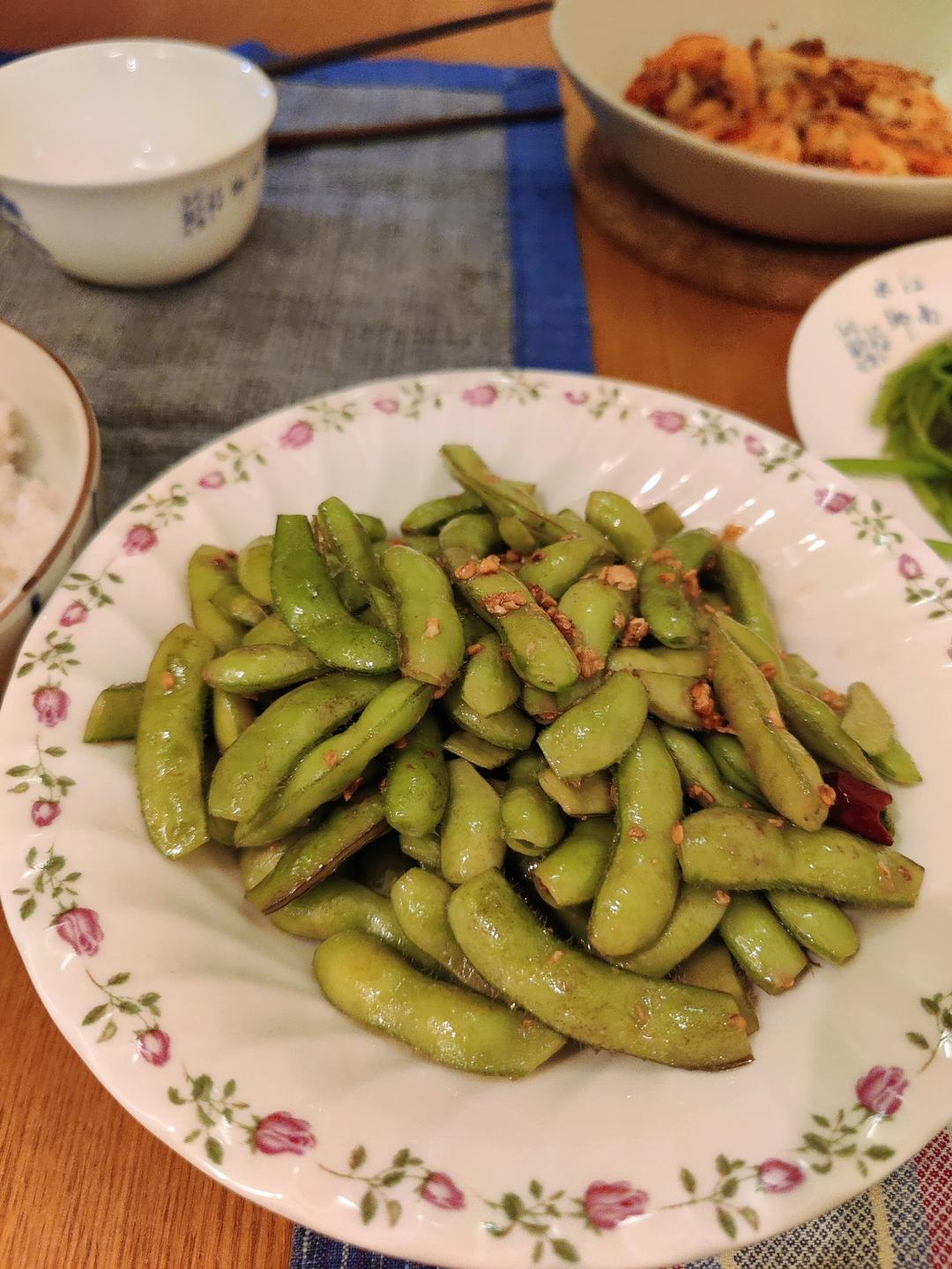 香蒜黄油炒毛豆