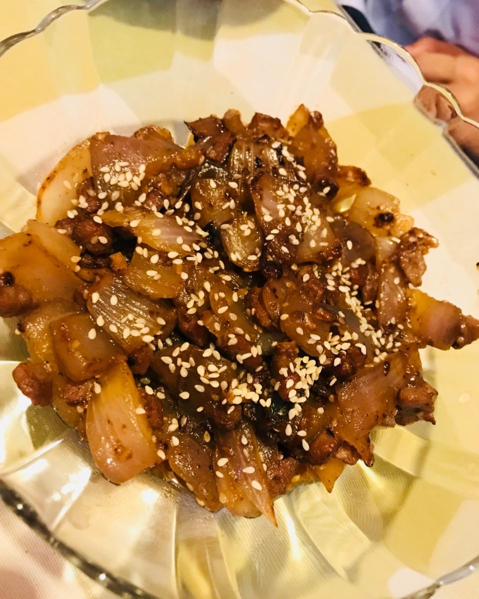 孜然洋葱炒牛肉粒
