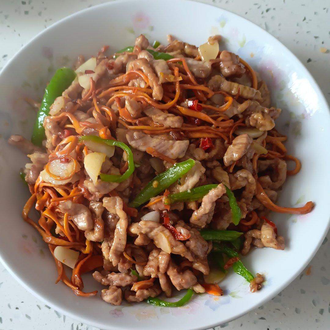 虫草花炒肉