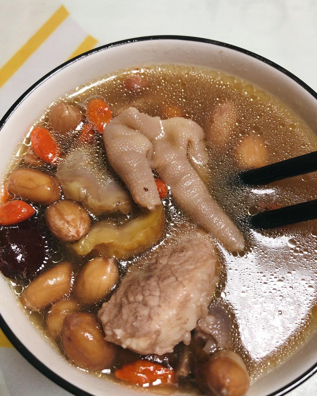 板栗鸡脚汤
