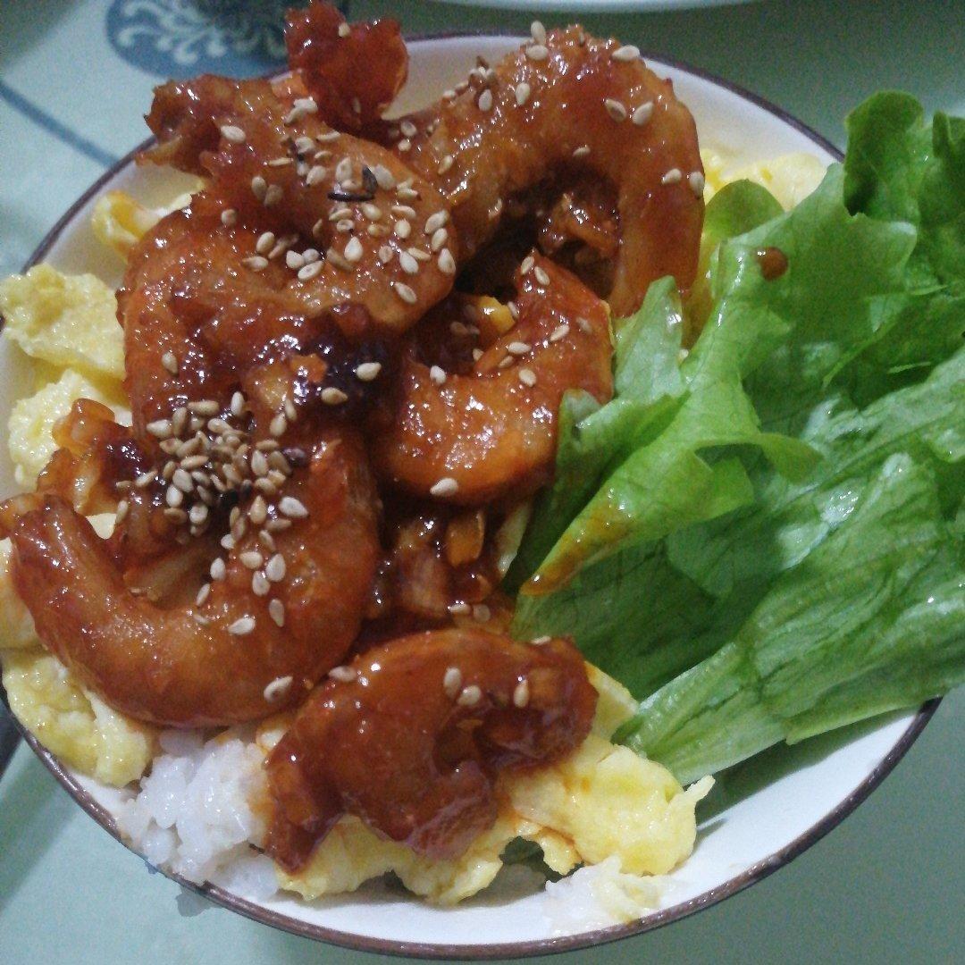 虾仁滑蛋丼饭