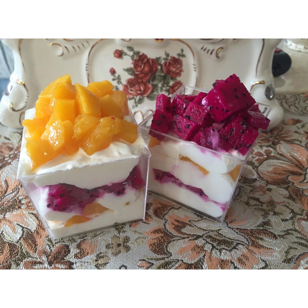 奶油水果杯