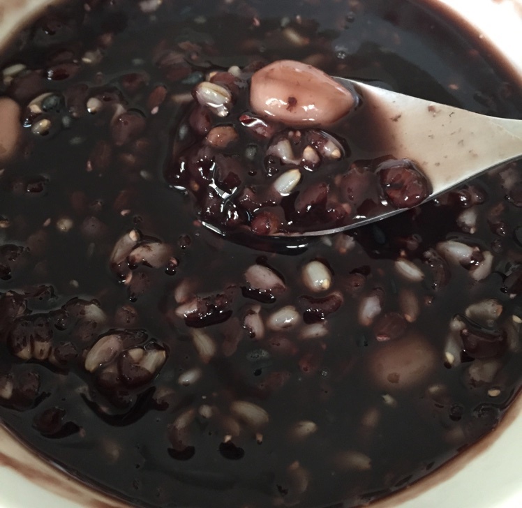 黑米黑豆黑芝麻粥