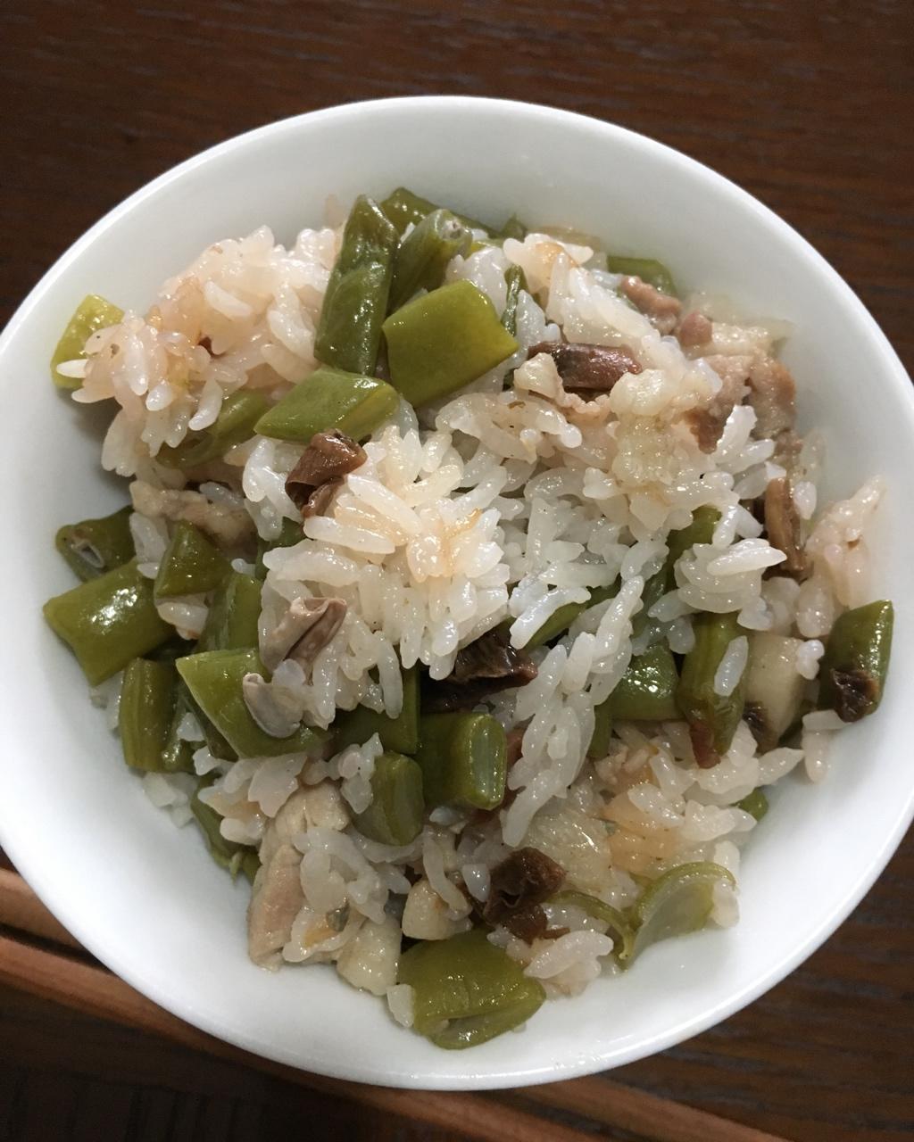 腊肉四季豆焖饭