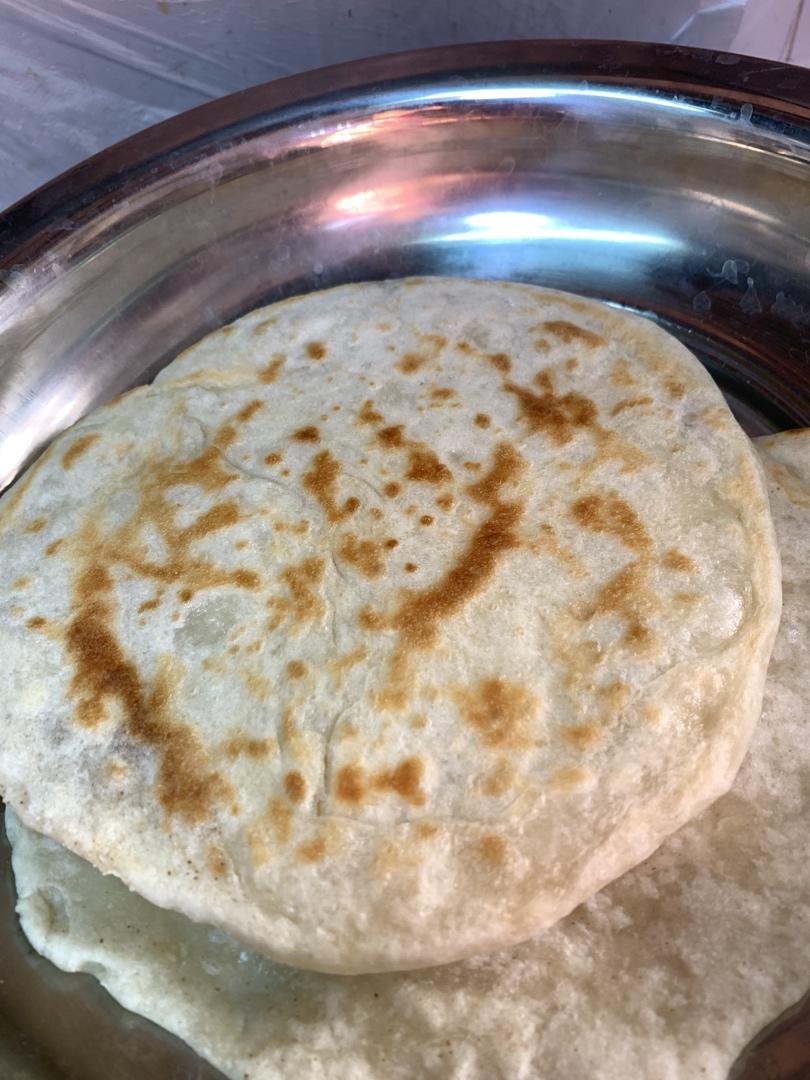 为什么自己烙的家常饼会发硬，跟我学这个好吃的烙饼方法吧！