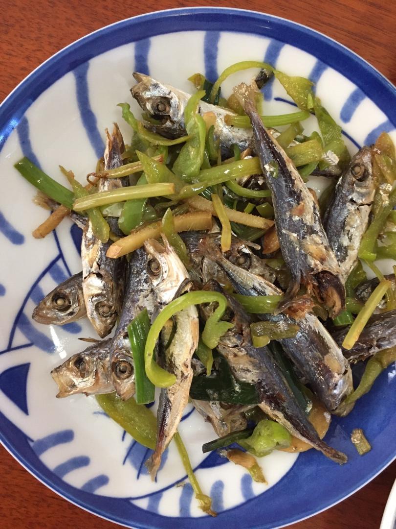 爆炒小鱼干