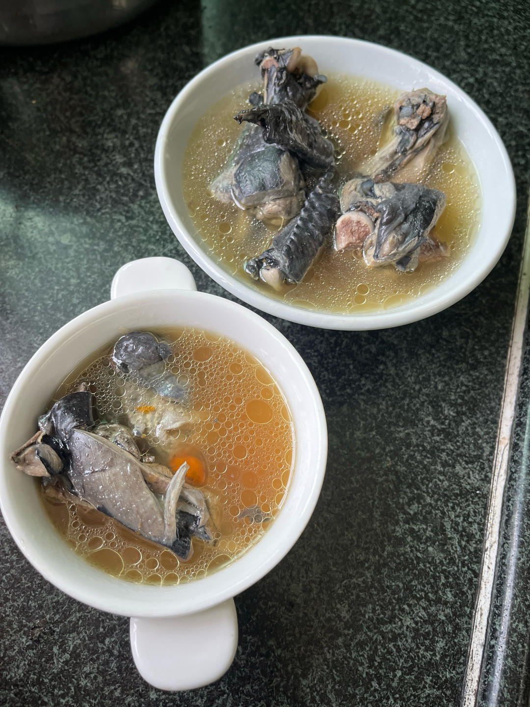 五指毛桃茯苓乌鸡汤