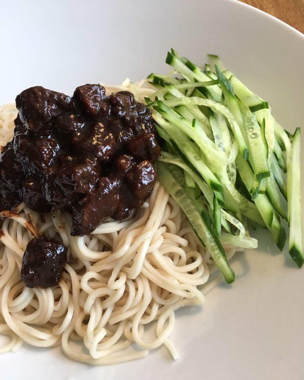 正宗老北京炸酱面