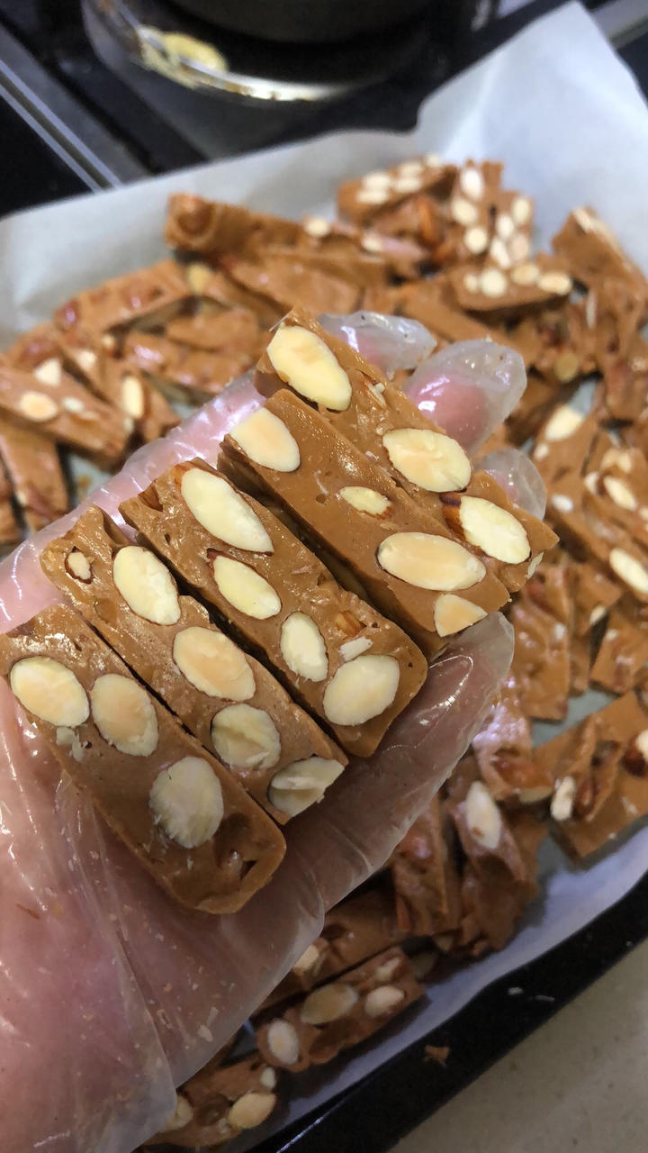 《Tinrry+》焦糖杏仁太妃糖