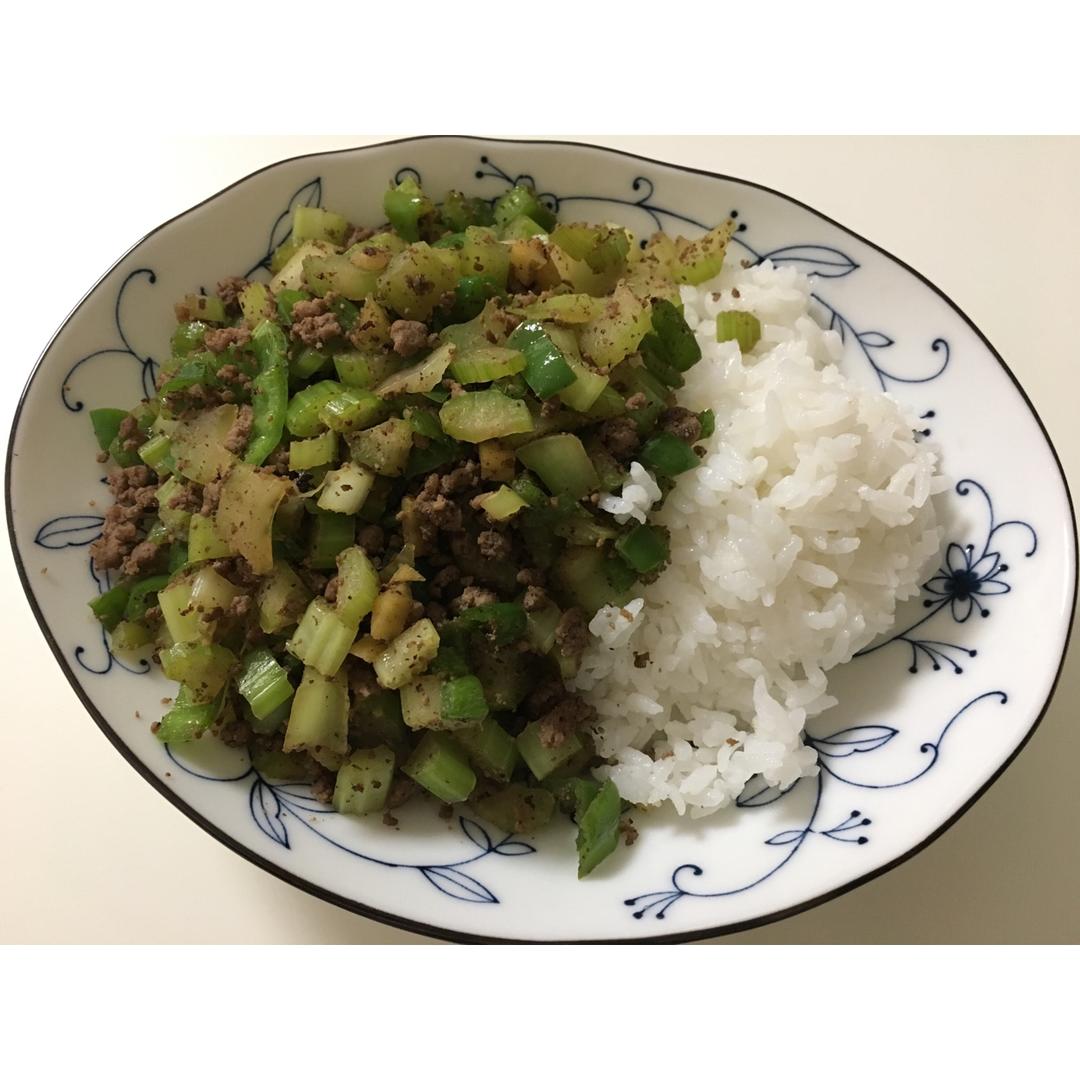 芹菜牛肉末「下饭神器」
