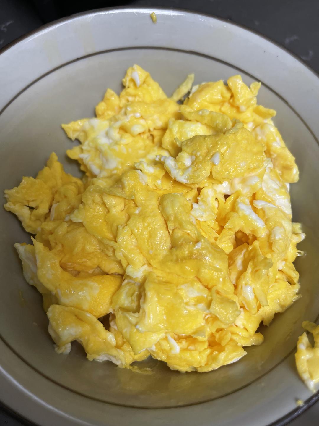 简易培根卷饼厚蛋烧的做法 步骤2