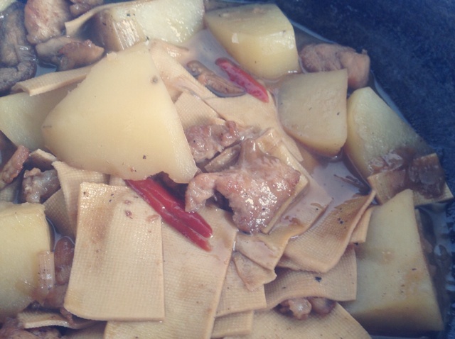 土豆炖干豆腐
