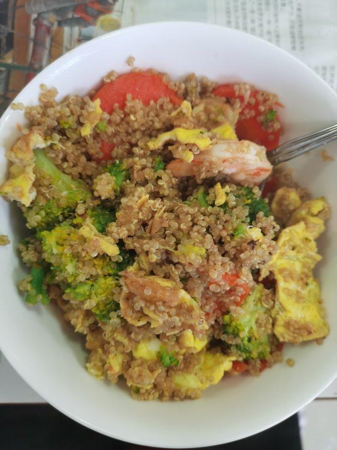 减脂三色藜麦饭