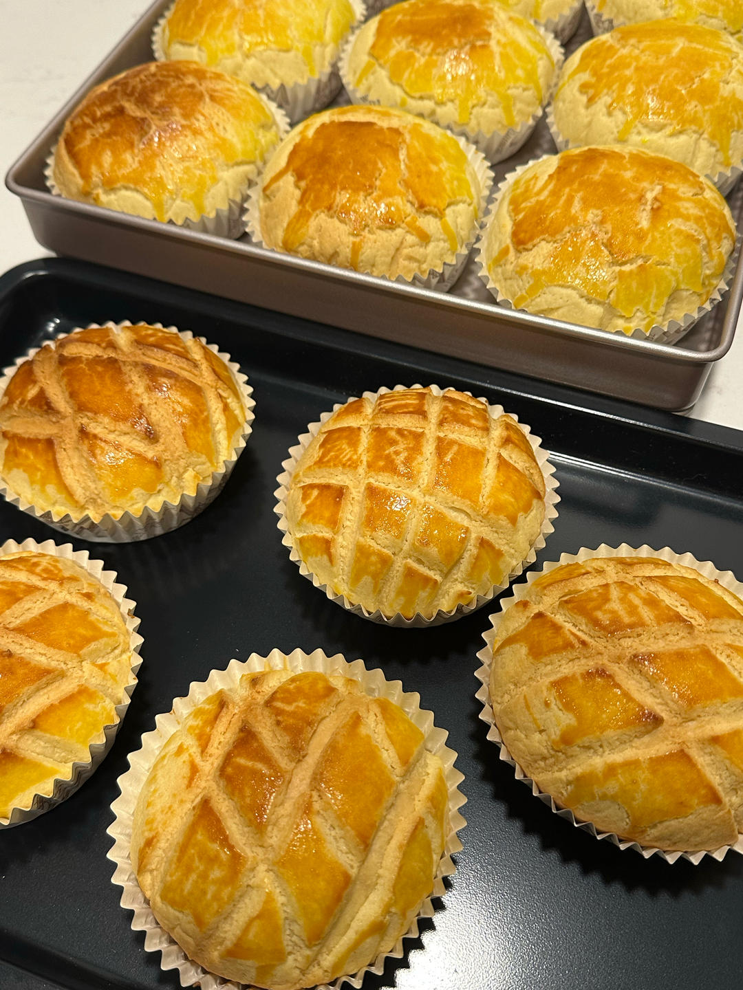 好吃到炸裂的港式菠萝包（附带制作酥皮的小视频）