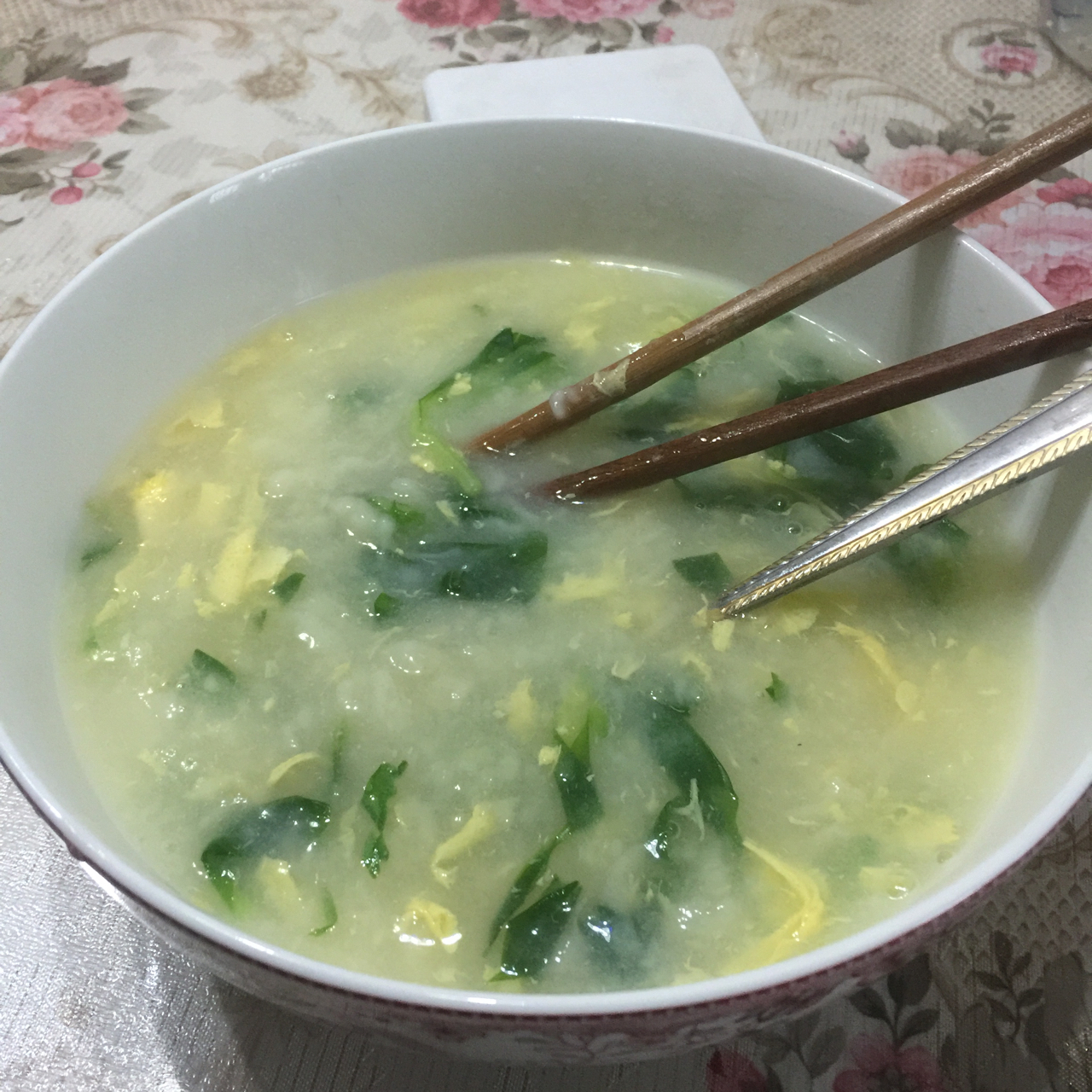 青菜鸡蛋面疙瘩汤