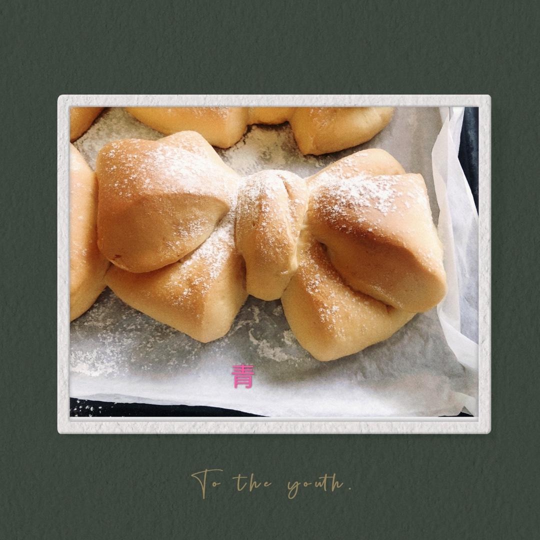 甜蜜少女心-蝴蝶结面包