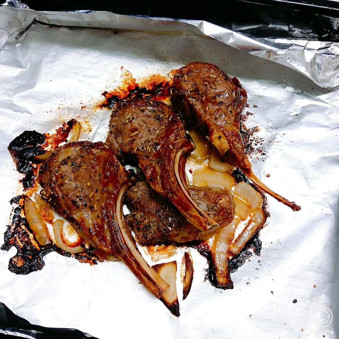 迷迭香原汁烤羊排