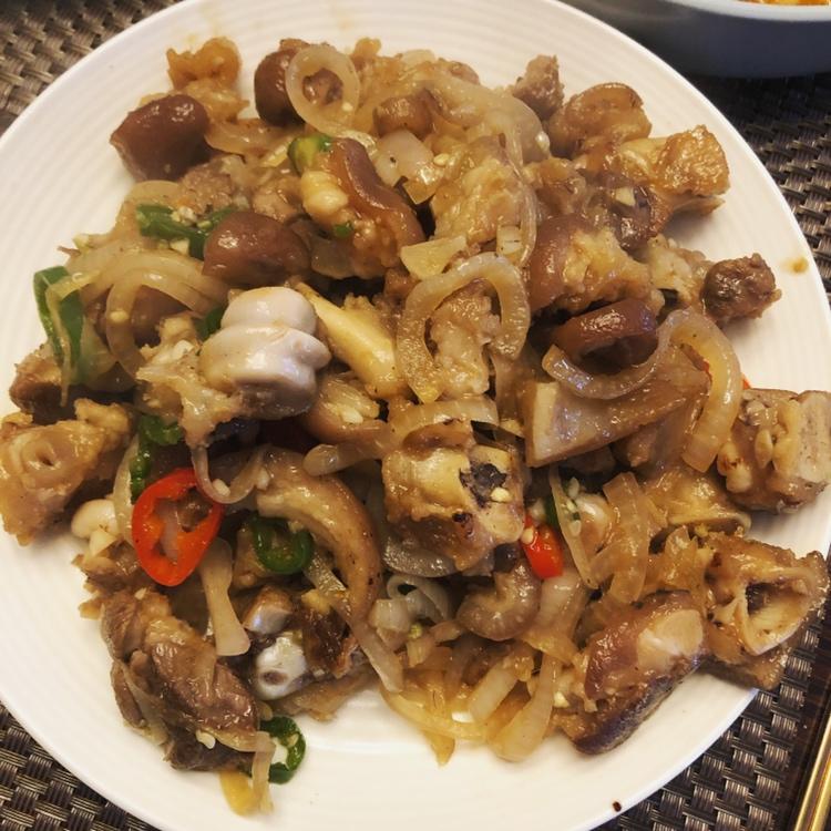 爆炒蹄花