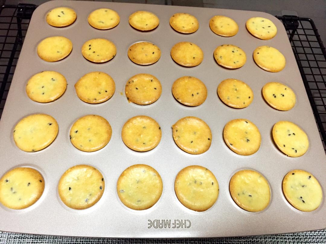 小时候的味道 — 芝麻鸡蛋薄脆饼干