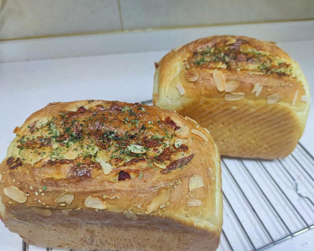 蒜香芝士德肠吐司/超香的咸口吐司