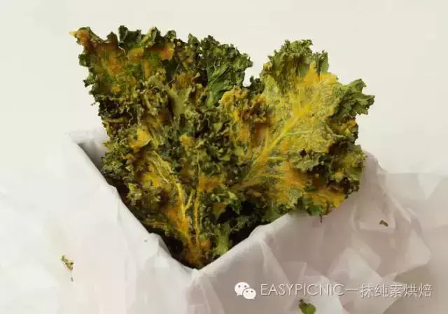 100个easy-to-make菜谱1 |芝士味羽衣甘蓝脆片的做法