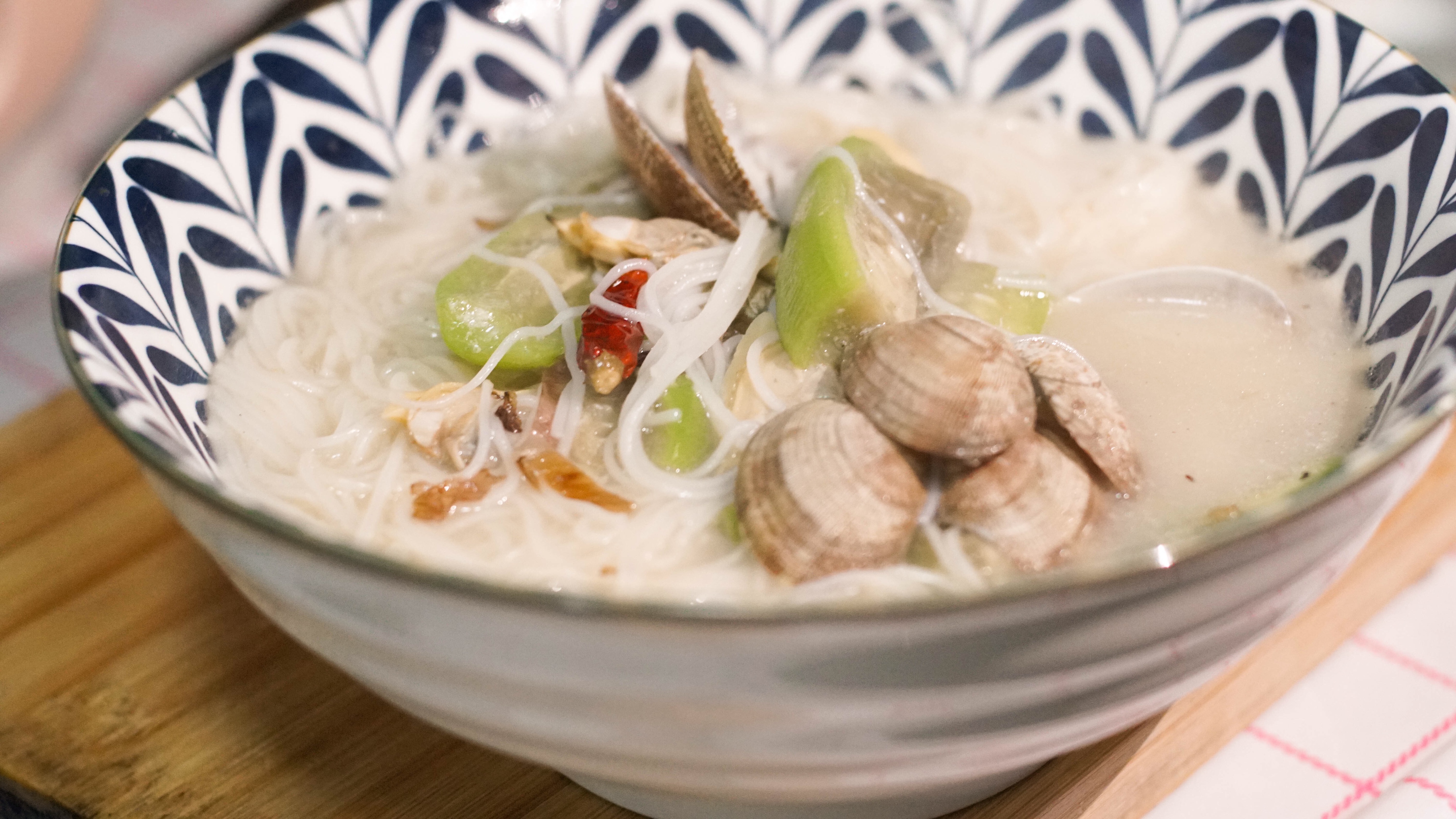 唯一独家菜谱：闽南花蛤丝瓜米粉汤的做法 步骤10