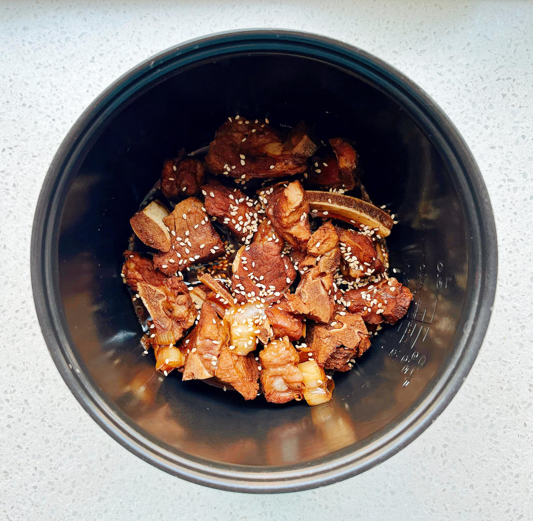 电饭煲焖红烧排骨