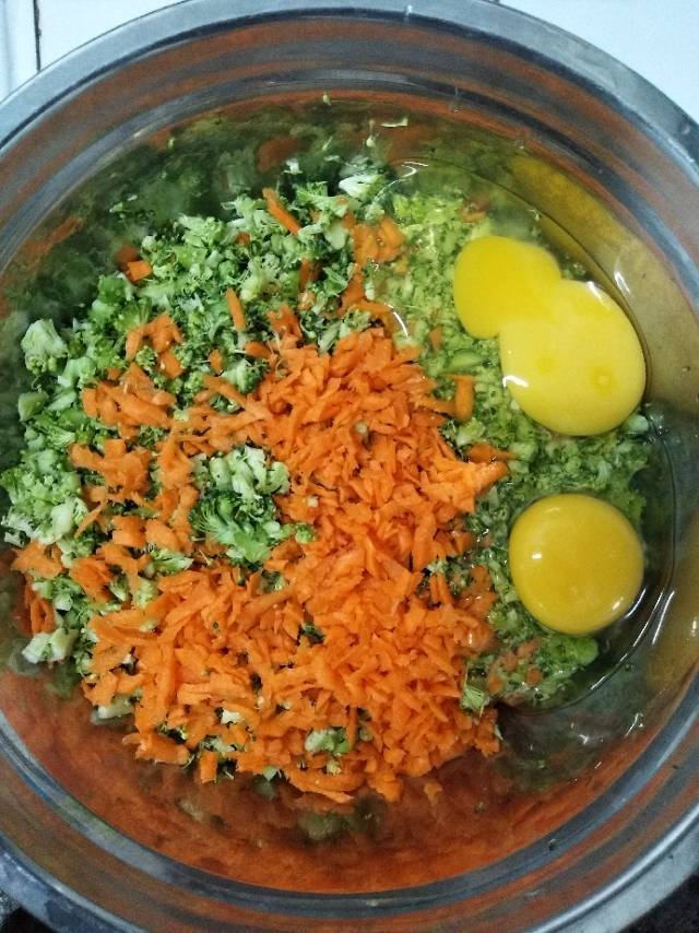 西兰花鸡蛋饼（宝宝辅食）