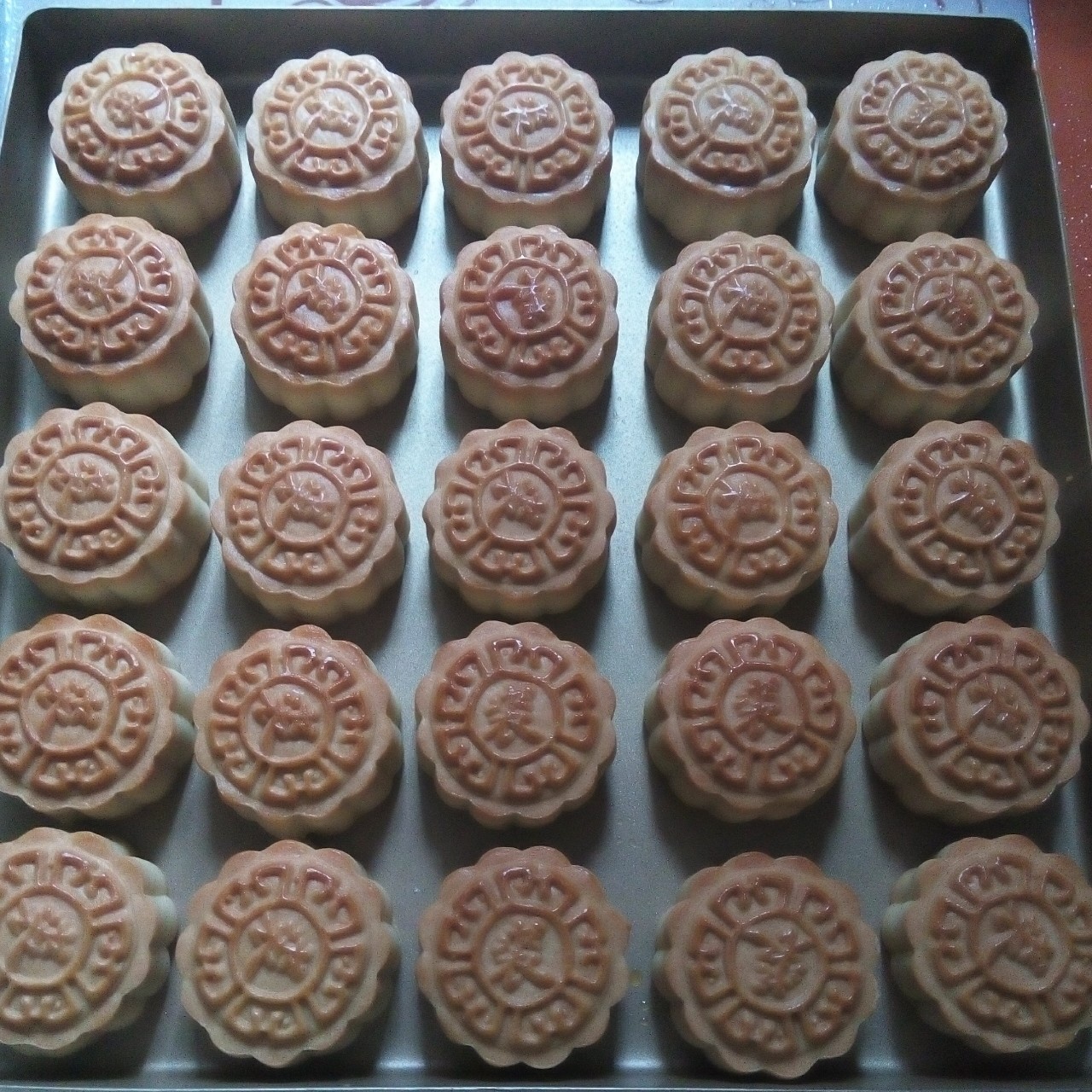 广式月饼—蛋黄莲蓉月饼