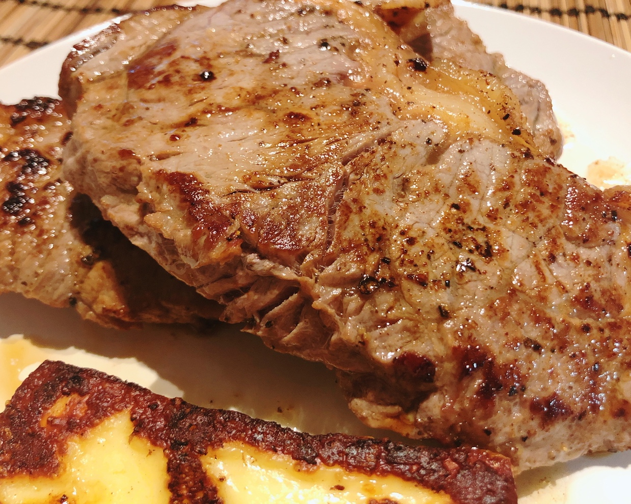 #低碳生酮减肥#五分熟煎牛排，丰富蛋白质，优质的油脂！肉就是力量！的做法
