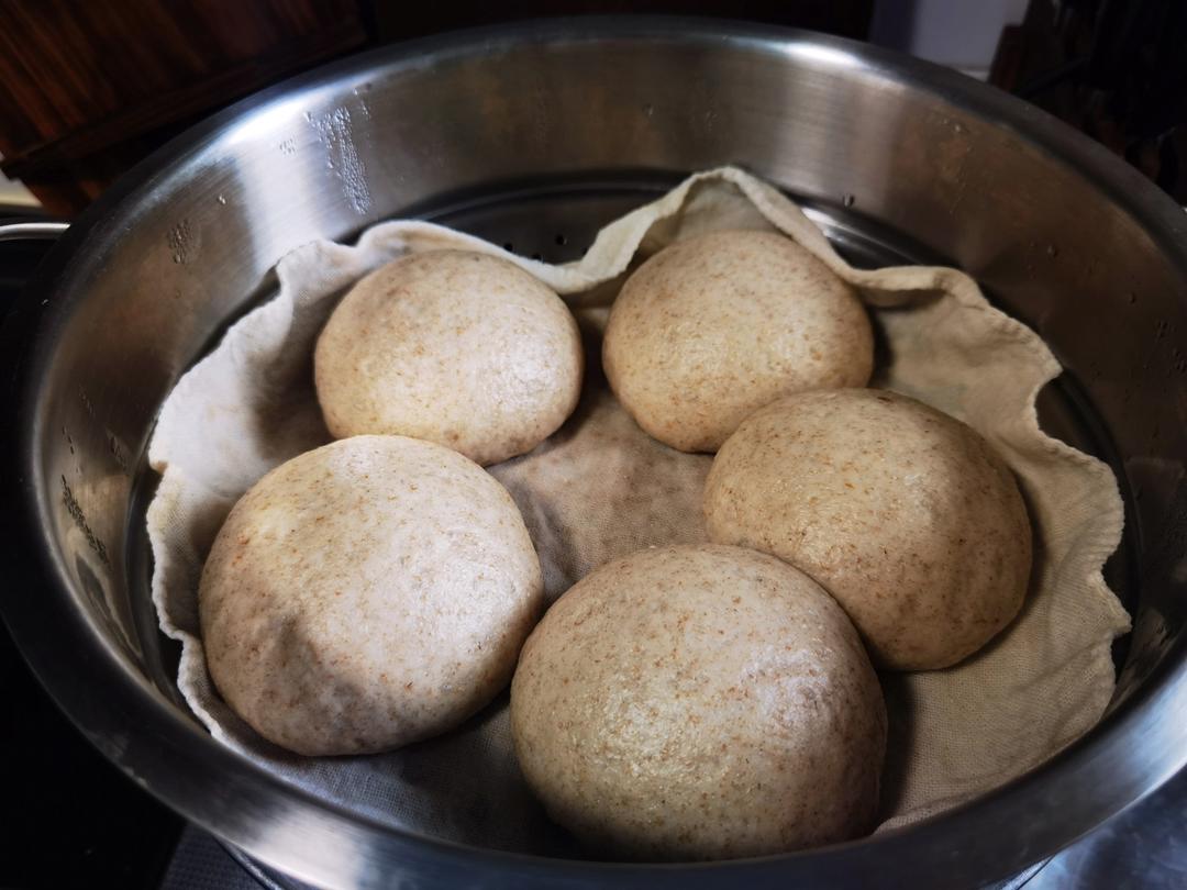 无油无糖松软的全麦馒头