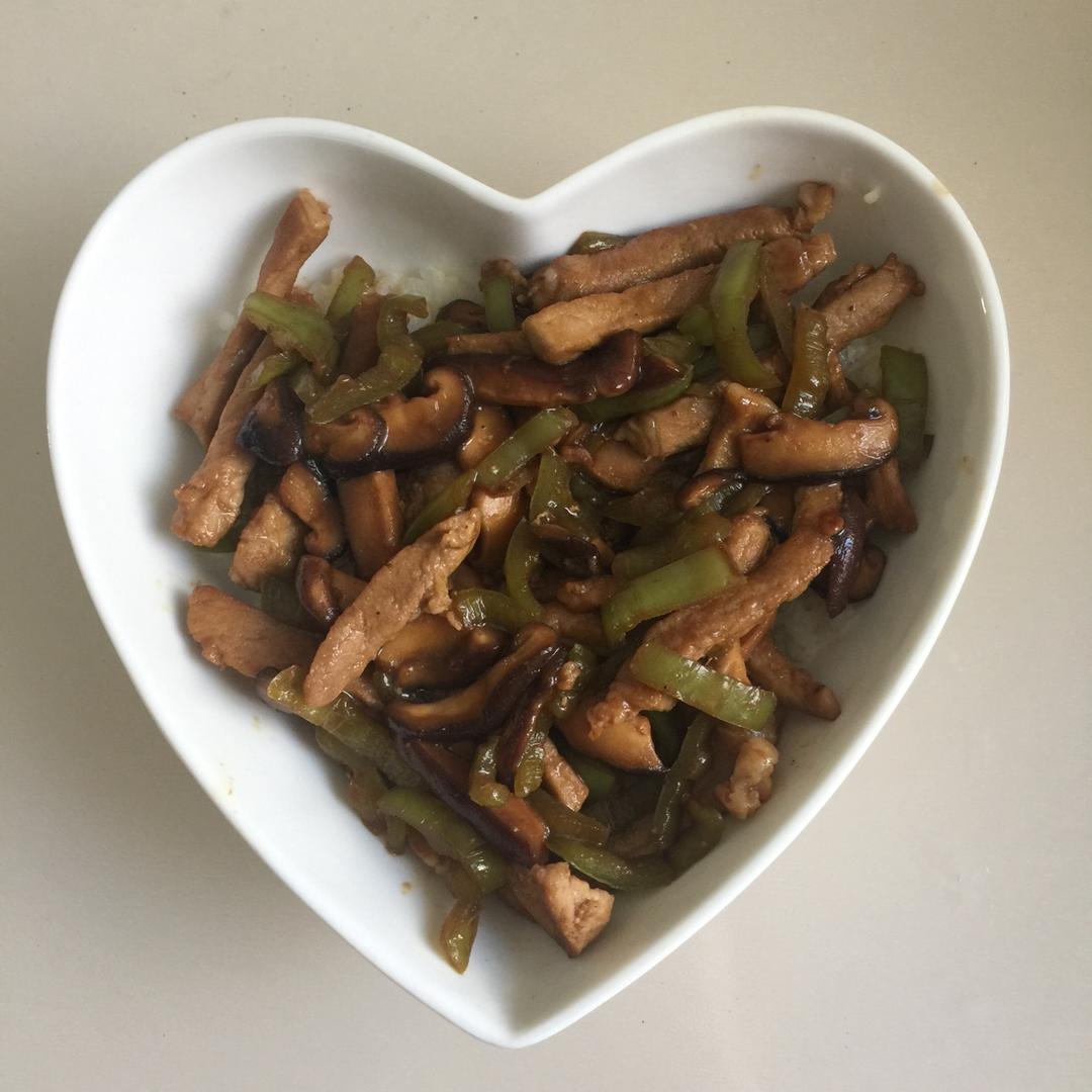 香菇炒肉，超级下饭哦